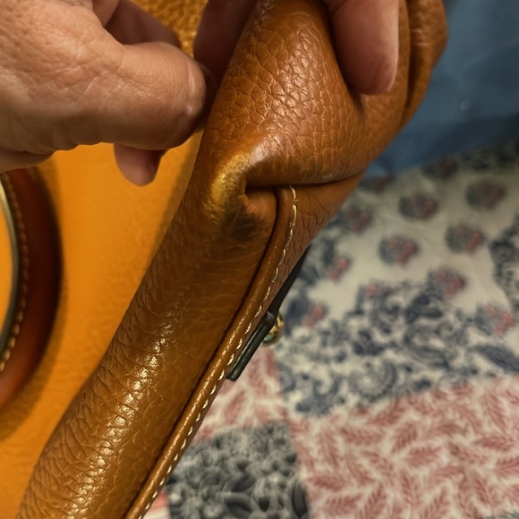 Dooney & Bourke large pebble grain leather purse with crossbody strap - Picture 5 of 8